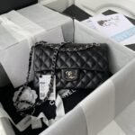Chanel Classic Flap Bag A01113, Top QualityMedium Size: 23cm