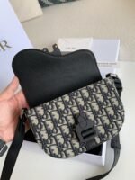Dior Essentials Saddle Carrying Bag (with shoulderstraps) of top qualitySize: 19.5*13*4.3cm - Image 10