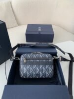 DlOR Men's SAFARl Messenger Bag, Top QualitySize: 22*15*6cm