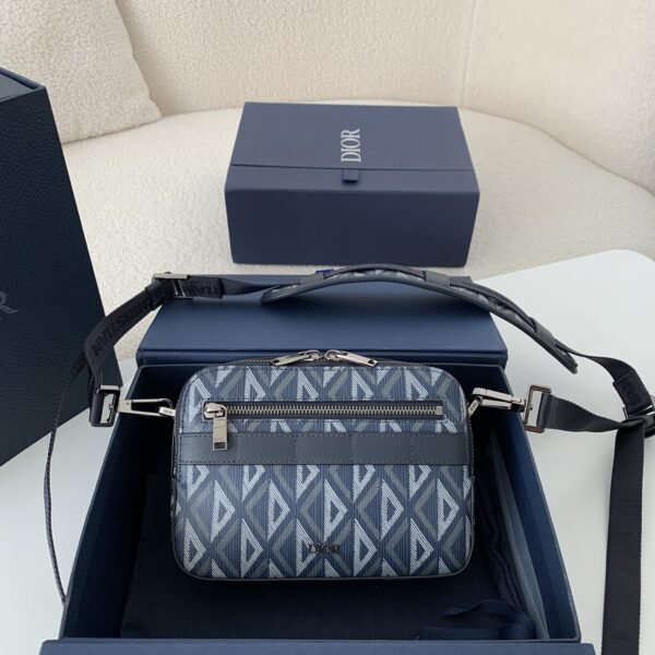 DlOR Men's SAFARl Messenger Bag, Top QualitySize: 22*15*6cm