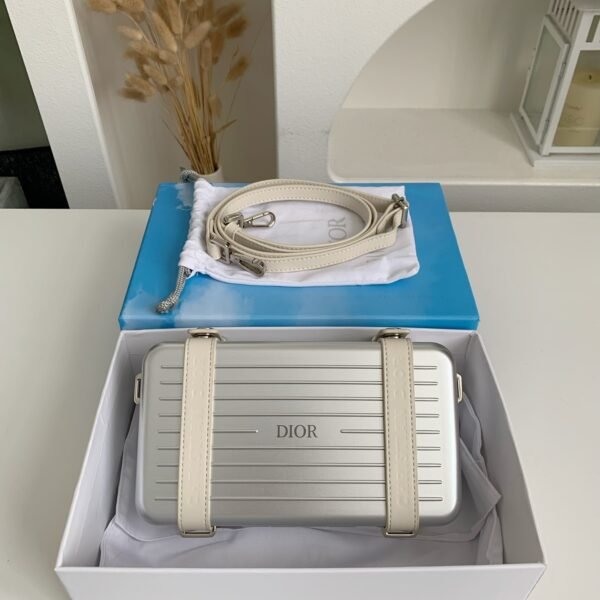 Product details Rimowa x Dior Small suitcase bagSize:13*20*6.5cm