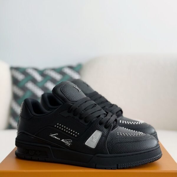LOUIS VUITTON TRAINER SNEAKERS
