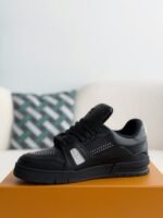 LOUIS VUITTON TRAINER SNEAKERS - Image 6