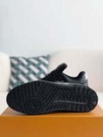 LOUIS VUITTON TRAINER SNEAKERS - Image 5