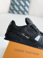 LOUIS VUITTON TRAINER SNEAKERS - Image 3