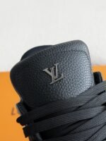 LOUIS VUITTON TRAINER SNEAKERS - Image 10