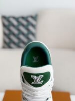 LOUIS VUITTON TRAINER SNEAKERS - Image 9