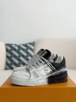 LOUIS VUITTON TRAINER SNEAKERS - Image 2
