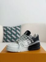 LOUIS VUITTON TRAINER SNEAKERS - Image 12