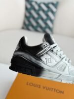 LOUIS VUITTON TRAINER SNEAKERS - Image 9