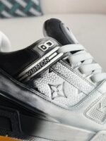LOUIS VUITTON TRAINER SNEAKERS - Image 4