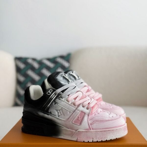 LOUIS VUITTON TRAINER SNEAKERS
