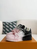 LOUIS VUITTON TRAINER SNEAKERS - Image 2
