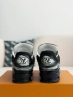 LOUIS VUITTON TRAINER SNEAKERS - Image 9