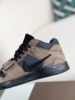 Travis Scott x Jordan Jumpman Jack Sneakers - Image 17