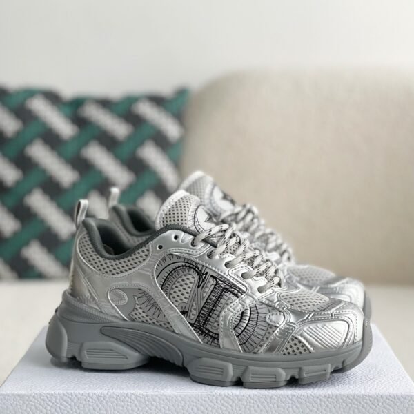 DlOR Running Sneakers