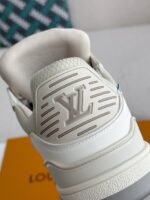 LOUIS VUITTON TRAINER SNEAKERS - Image 5