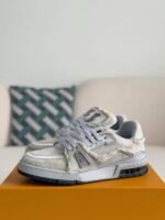 LOUIS VUITTON TRAINER SNEAKERS - Image 2