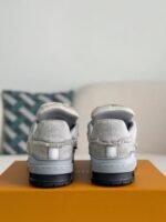 LOUIS VUITTON TRAINER SNEAKERS - Image 4