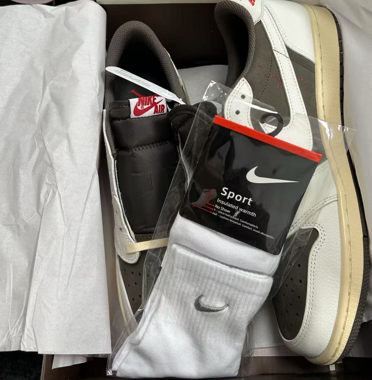 Nike AirJordan1 xTravisScott AJ Low photo review