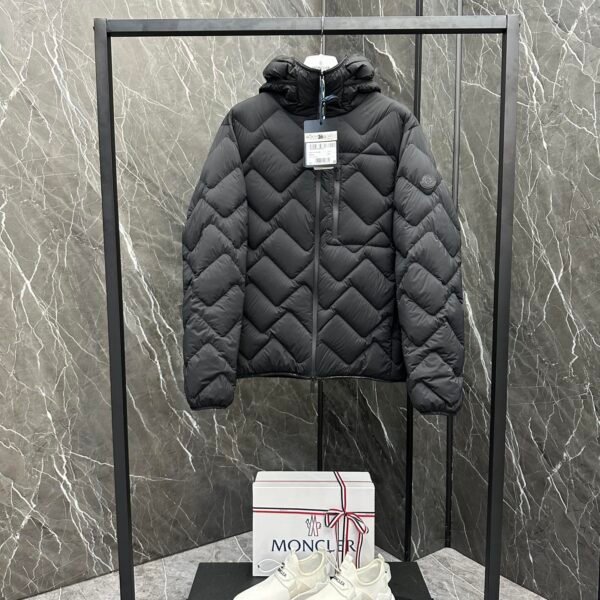 Moncler's popular autumn and winter new item Steliere men's short down jacket