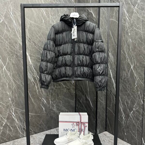 Moncler Medonte women's short down vest 