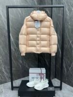 Moncler Maya 70 Winter Short Down Jacket Clip