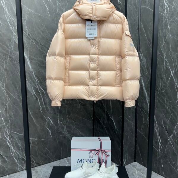 Moncler Maya 70 Winter Short Down Jacket Clip