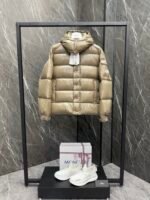 Moncler Maya 70 Winter Short Down Jacket Clip