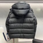 Moncler's autumn and winter new Vezere short collection Matte matte Maya Men's down jacket - Image 4