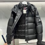 Moncler's autumn and winter new Vezere short collection Matte matte Maya Men's down jacket - Image 3