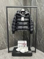 Moncler Maljasset Men's Short Down Jacket - Image 9