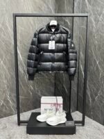 Moncler Maljasset Men's Short Down Jacket - Image 8