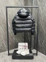 Moncler Maljasset Men's Short Down Jacket - Image 2