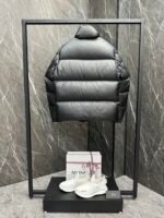Moncler Lester Pixel Ski Cartoon Logo Short Men's Down Jacket Clip - Image 2