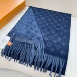 Louis Vuitton Men's Cashmere Blue Scarf Size: 30*180cm - Image 8