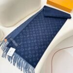 Louis Vuitton Men's Cashmere Blue Scarf Size: 30*180cm - Image 7