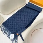 Louis Vuitton Men's Cashmere Blue Scarf Size: 30*180cm - Image 5
