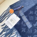 Louis Vuitton Men's Cashmere Blue Scarf Size: 30*180cm - Image 4