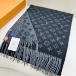 Louis Vuitton Men's Cashmere Black Scarf Size: 30*180cm - Image 8