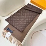 Louis Vuitton Men's Cashmere Brown Scarf Size: 30*180cm - Image 4