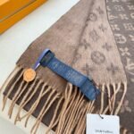 Louis Vuitton Men's Cashmere Brown Scarf Size: 30*180cm - Image 8