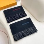 Louis Vuitton 2024 new blue twill plaid cashmere scarf Size: 32*180cm - Image 2