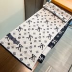 Louis Vuitton high-end Black 100% cashmere knitted scarf Size: 30*180cm - Image 4