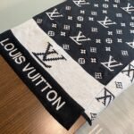 Louis Vuitton high-end Black 100% cashmere knitted scarf Size: 30*180cm - Image 3