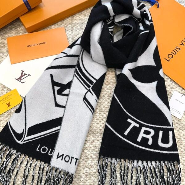 Louis Vuitton 3D black scarf Size: 200x34 cm