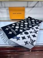 Louis Vuitton100% wool black shawl scarf Size: 34*180cm - Image 9