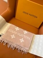 Louis Vuitton pink 100% wool scarf with electronic security chip Size: 186 * 34 cm - Image 2