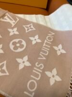 Louis Vuitton pink 100% wool scarf with electronic security chip Size: 186 * 34 cm - Image 8