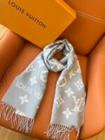 Louis Vuitton gray 100% wool scarf with electronic security chip Size: 186 * 34 cm